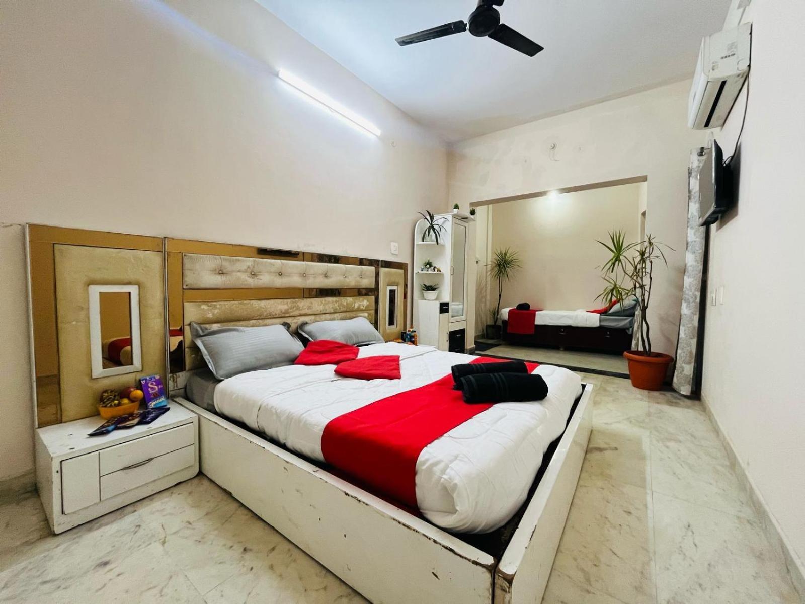 Adh Hazel Wood Hotel Májszúr Kültér fotó