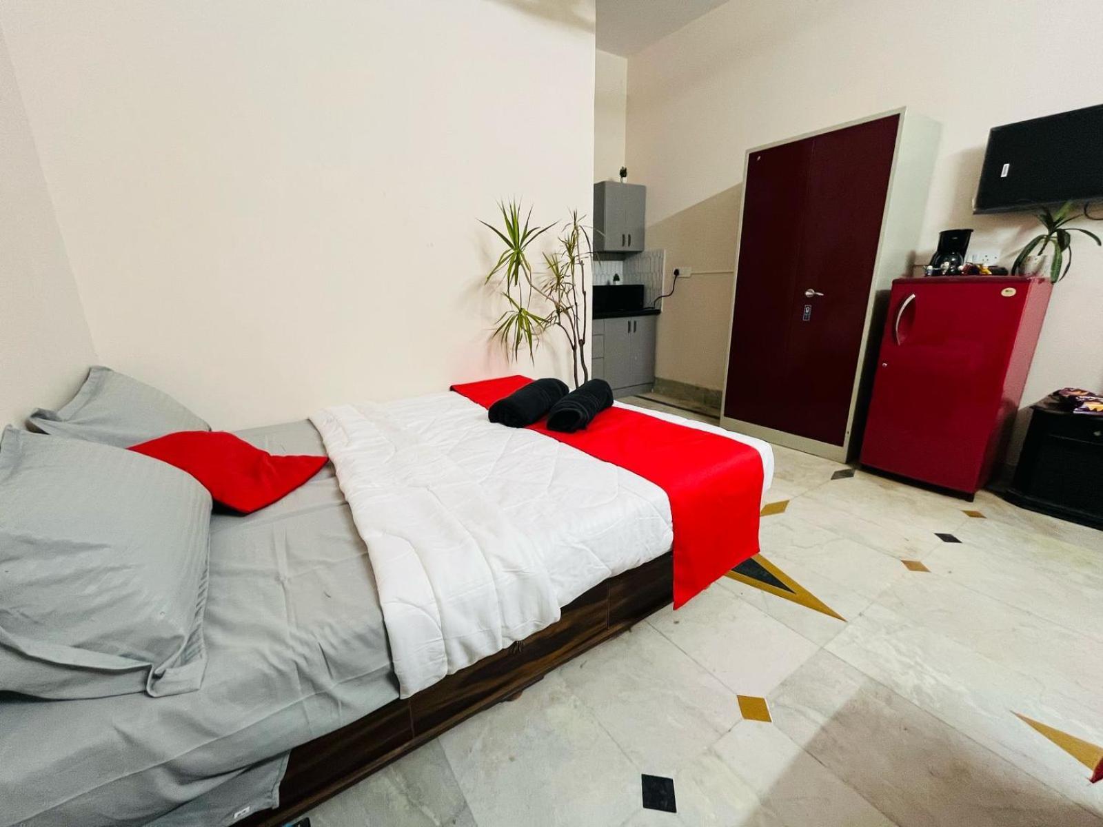 Adh Hazel Wood Hotel Májszúr Kültér fotó
