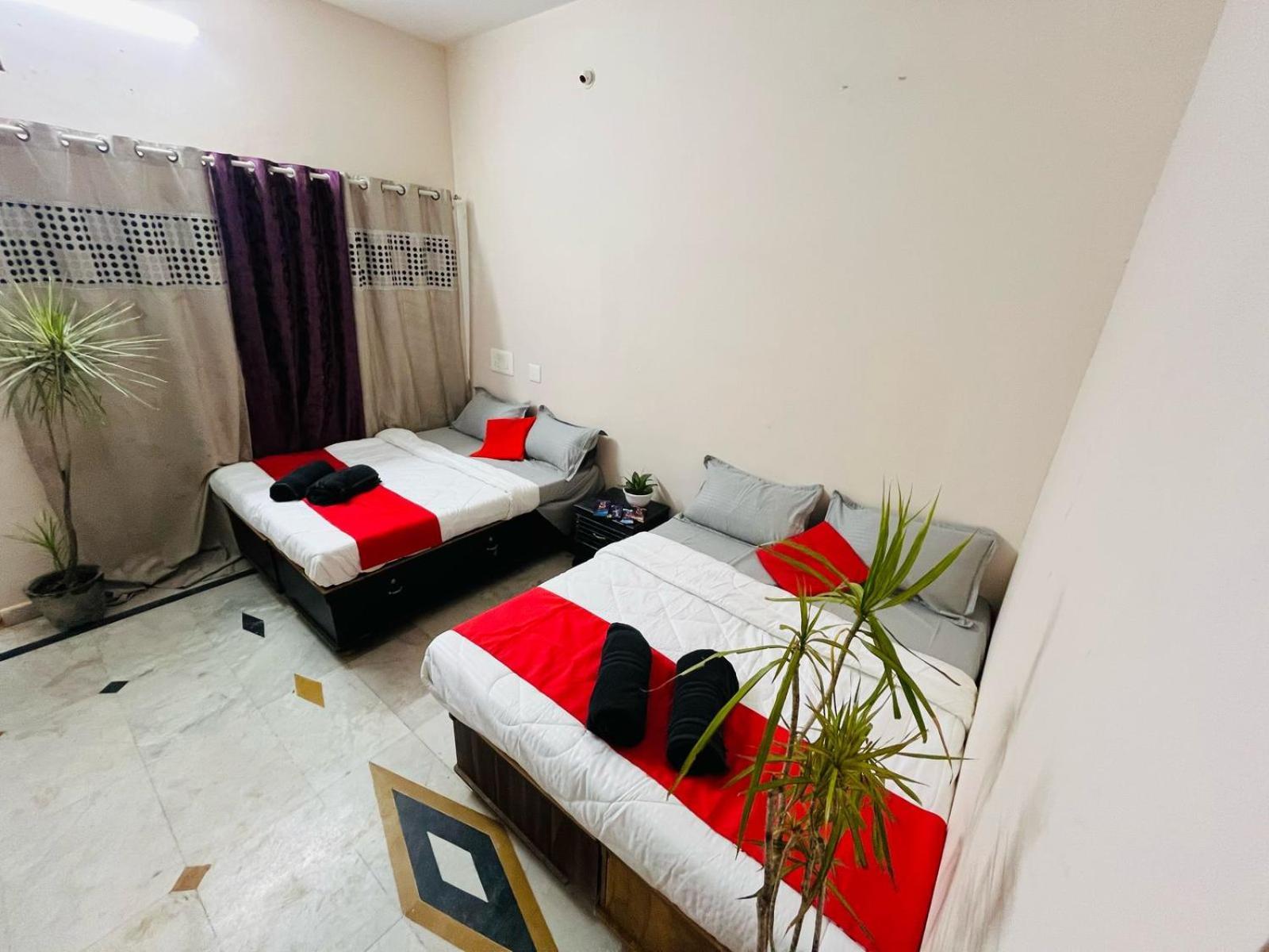 Adh Hazel Wood Hotel Májszúr Kültér fotó
